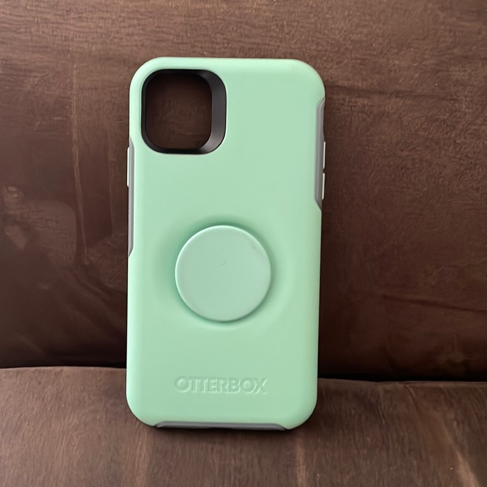 OtterBox pop socket case for iPhone 11